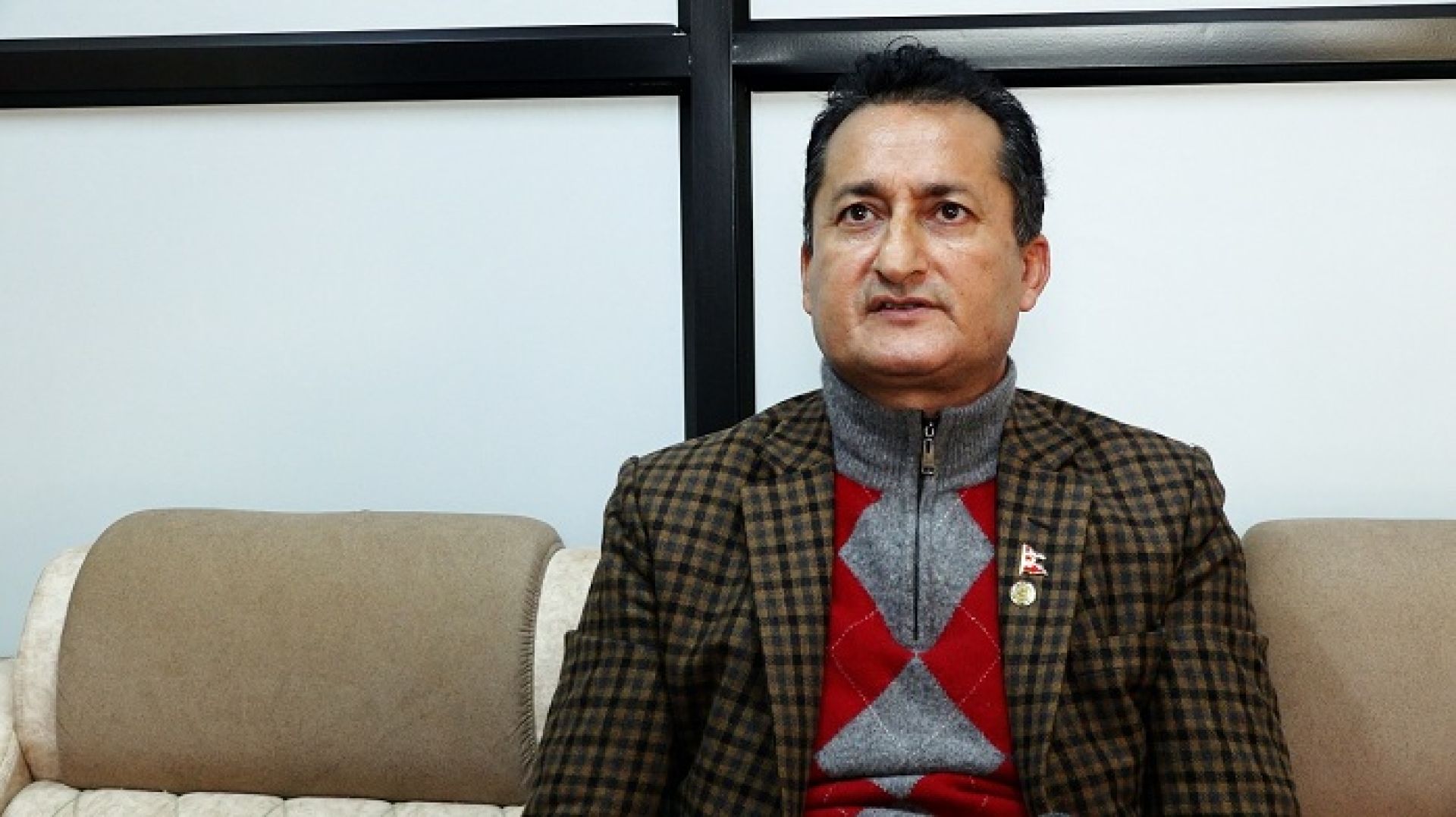 यातायात व्यवसायीको प्रश्न- इन्धनको मूल्य बढ्दा जहाजको भाडा बढ्ने, बसको किन नबढ्ने ?